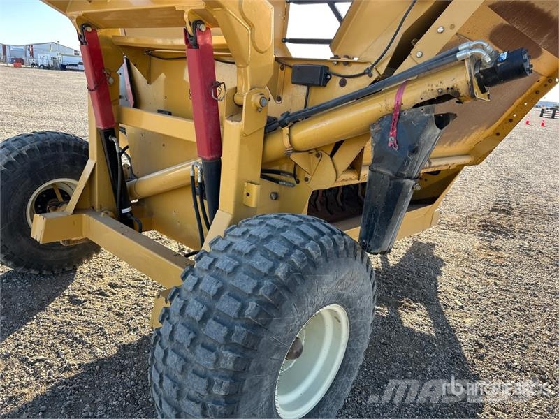 Bale King 5100TR S/A Bale Processor آلات تمزيق الحزم وتقطيعها ونشرها