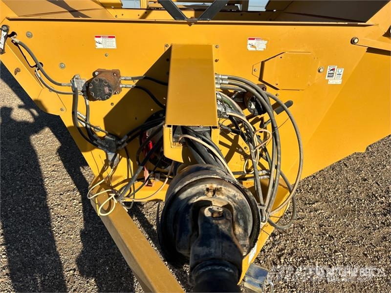 Bale King 5100TR S/A Bale Processor آلات تمزيق الحزم وتقطيعها ونشرها