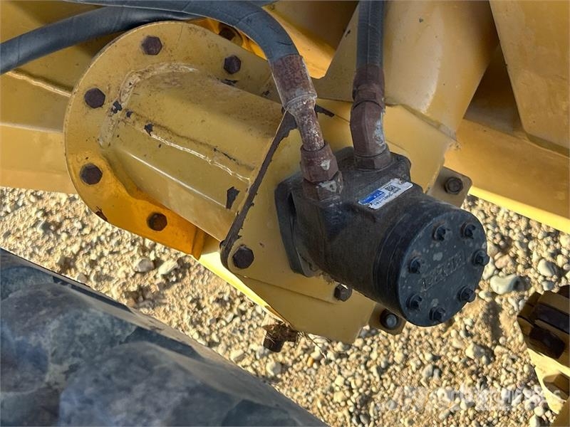 Bale King 5100TR S/A Bale Processor آلات تمزيق الحزم وتقطيعها ونشرها