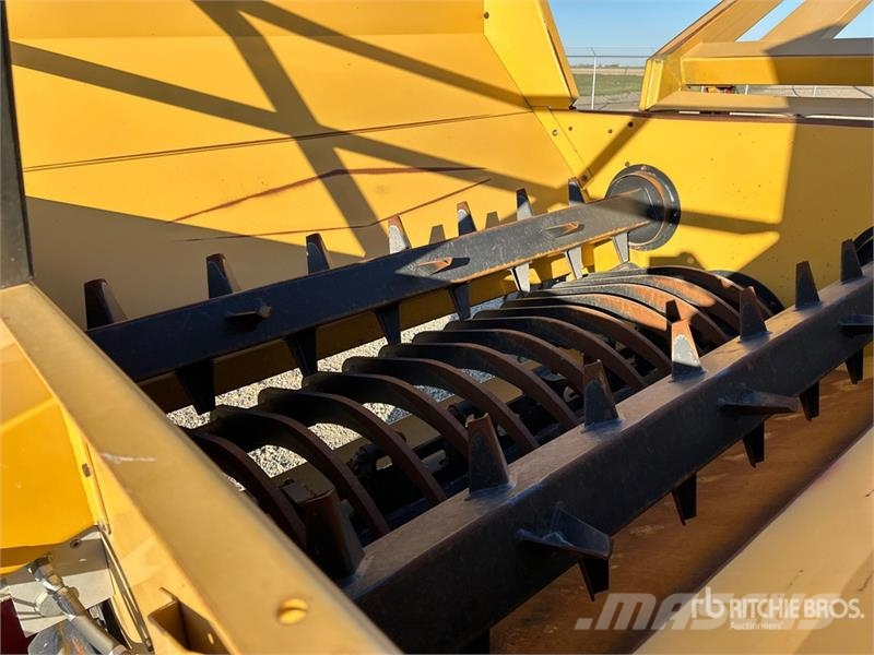 Bale King 5100TR S/A Bale Processor آلات تمزيق الحزم وتقطيعها ونشرها