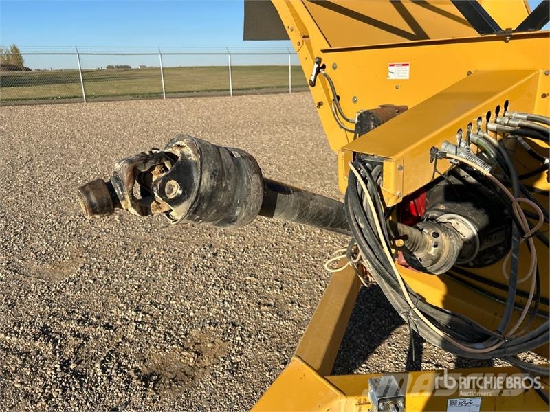 Bale King 5100TR S/A Bale Processor آلات تمزيق الحزم وتقطيعها ونشرها