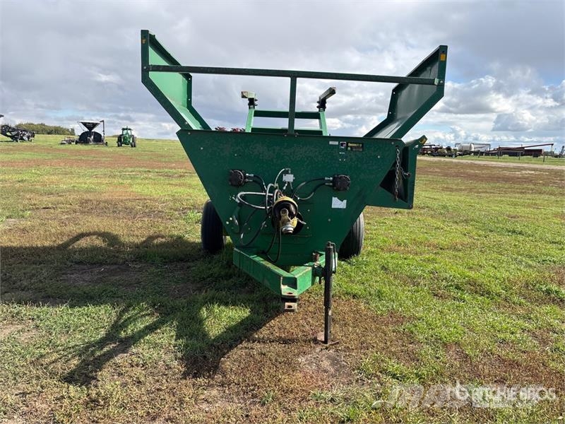 Bale King Avenger 2880 Hydraulic Bale Processor 베일 분쇄기, 절단기 및 언롤러
