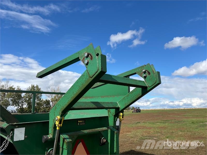 Bale King Avenger 2880 Hydraulic Bale Processor 베일 분쇄기, 절단기 및 언롤러