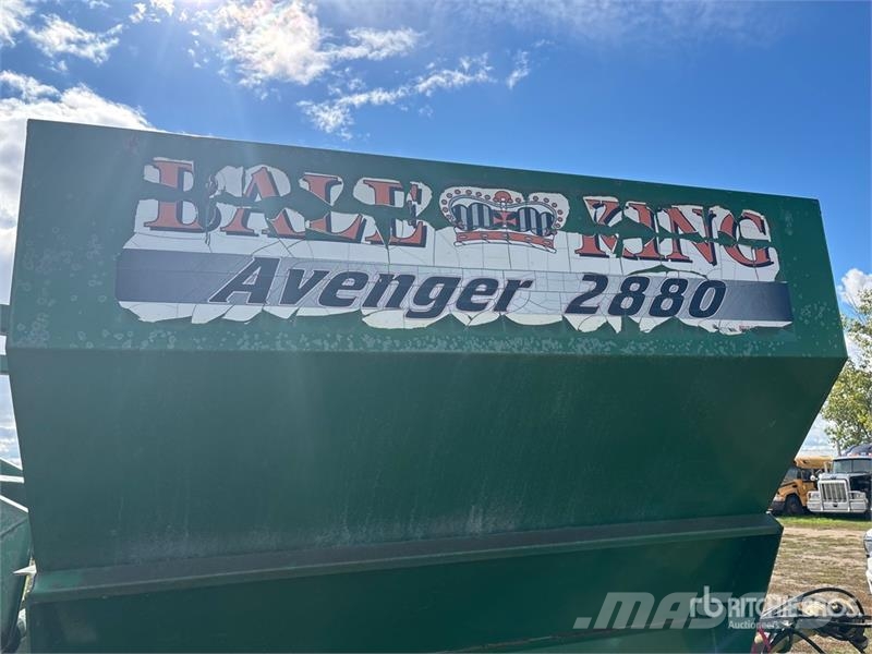 Bale King Avenger 2880 Hydraulic Bale Processor 베일 분쇄기, 절단기 및 언롤러