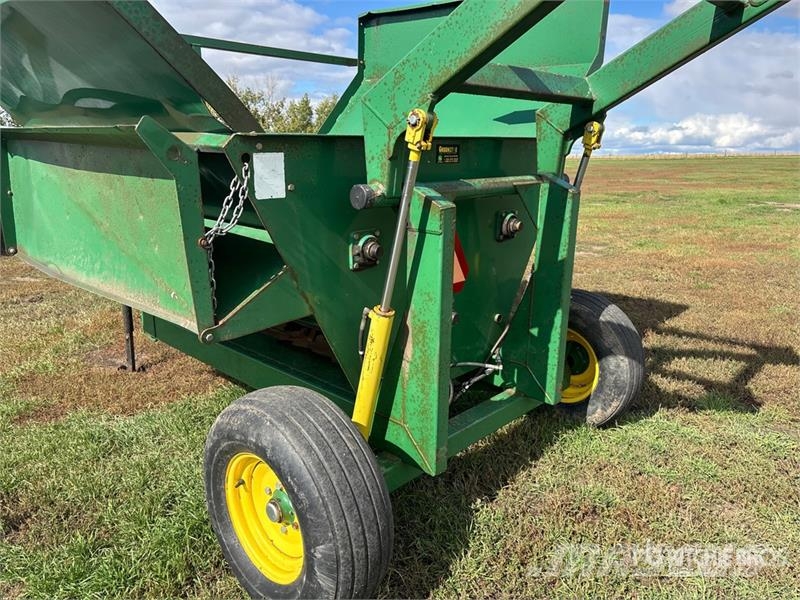 Bale King Avenger 2880 Hydraulic Bale Processor 베일 분쇄기, 절단기 및 언롤러