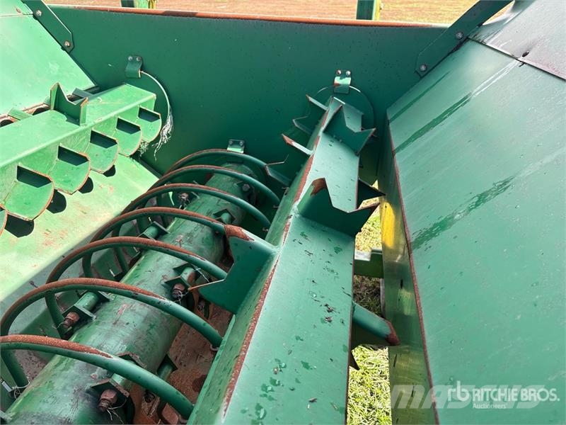 Bale King Avenger 2880 Hydraulic Bale Processor 베일 분쇄기, 절단기 및 언롤러