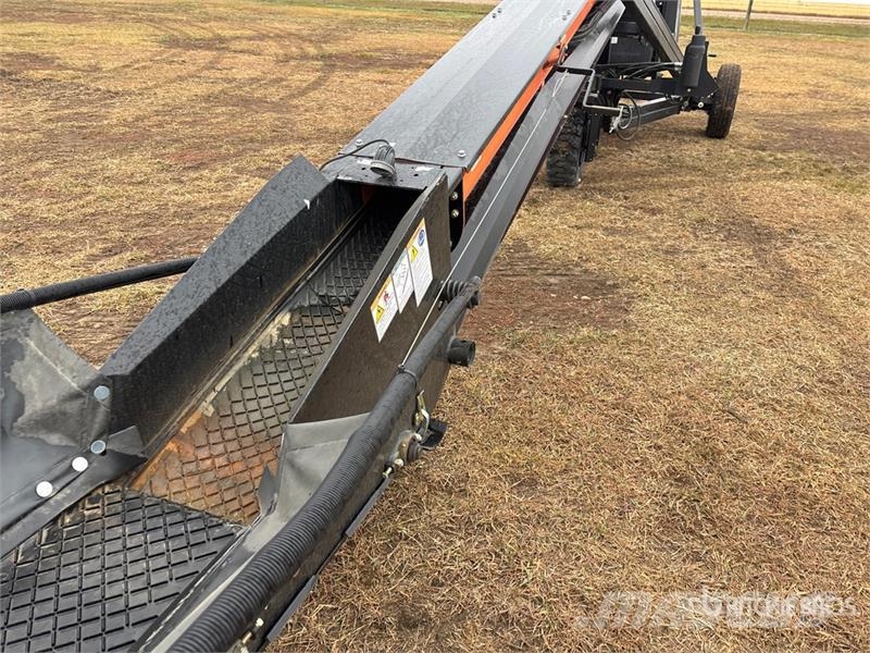 Batco UCX3 15 in x 49 ft U-Trough Grain Conveyor (Unused Viljan kuljettimet