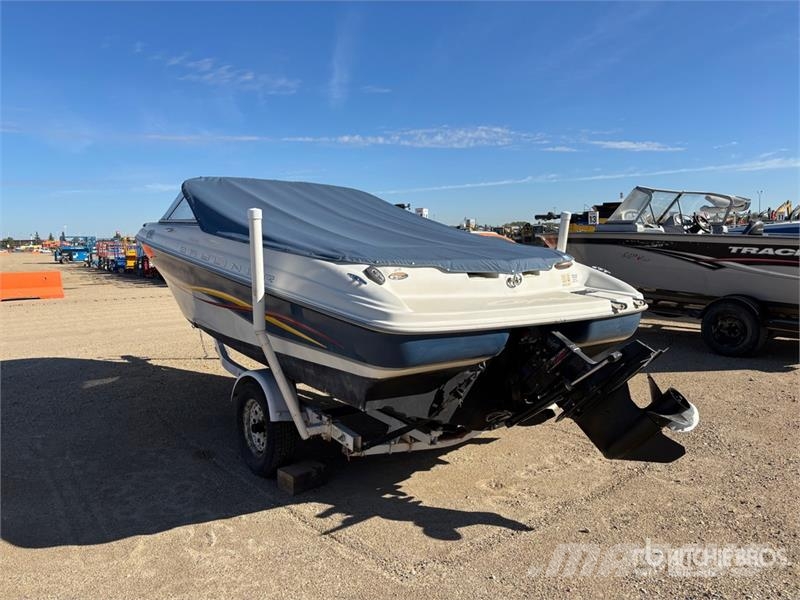  Bayliner 18 ft Bowrider Boat Bateaux de travail, barges et pontons