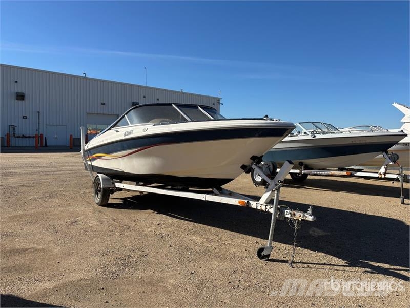  Bayliner 18 ft Bowrider Boat Bateaux de travail, barges et pontons