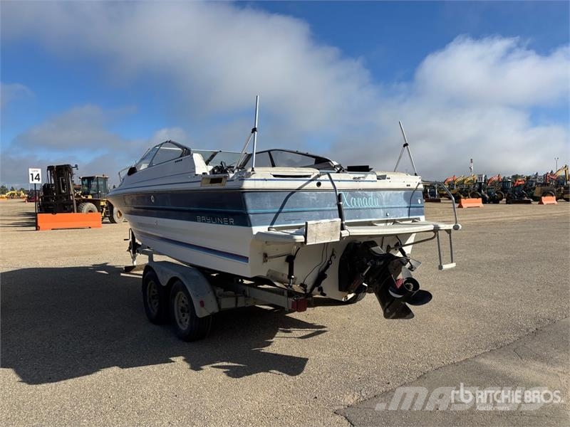 Bayliner Capri 21 ft Bowrider Boat Работни лодки / Баркаси