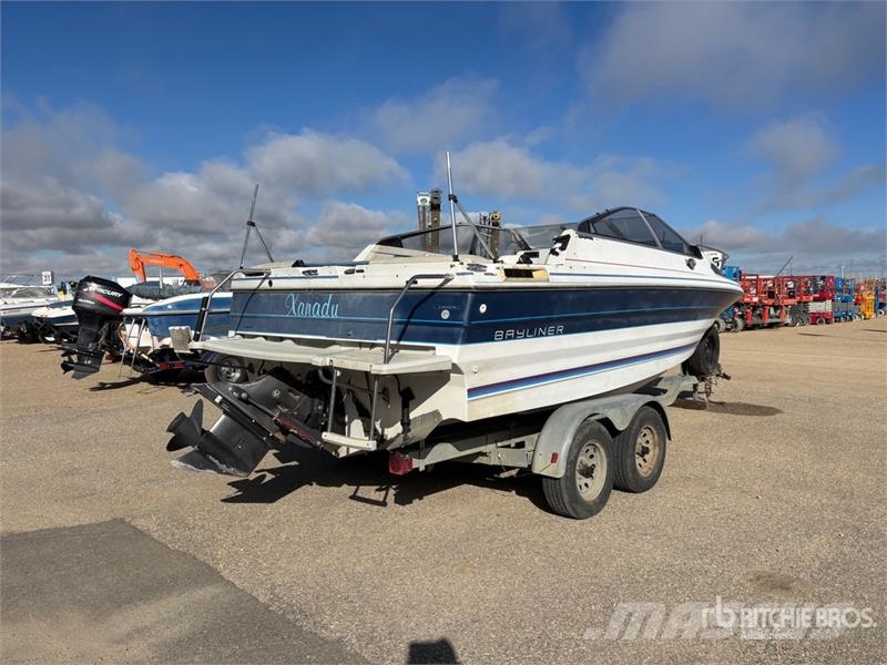 Bayliner Capri 21 ft Bowrider Boat Работни лодки / Баркаси