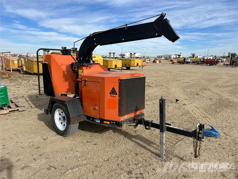 Bearcat CH611DH Tow-Behind Wood Chipper Fa aprítók