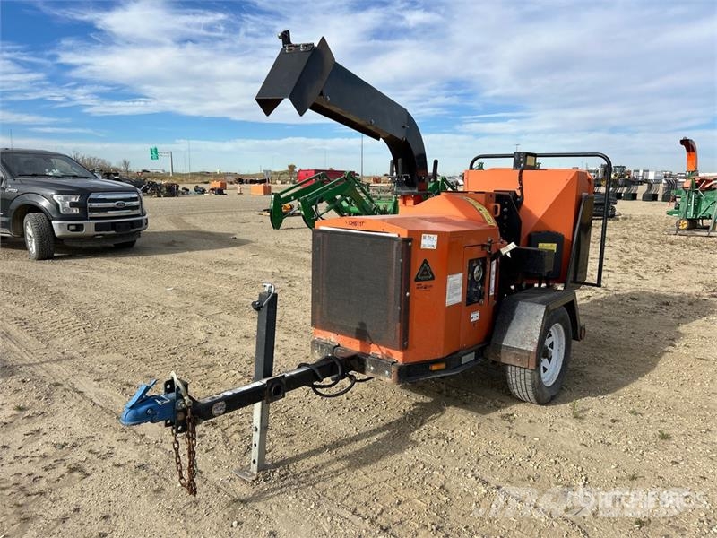 Bearcat CH611DH Tow-Behind Wood Chipper Fa aprítók