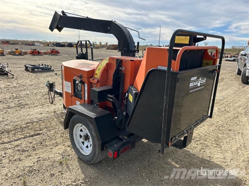 Bearcat CH611DH Tow-Behind Wood Chipper Fa aprítók