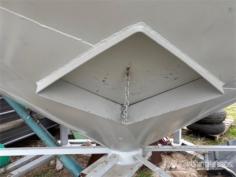 Behlen +/- 1400 bu Hopper Grain Bin Processering och lagring av skörd - Övrigt
