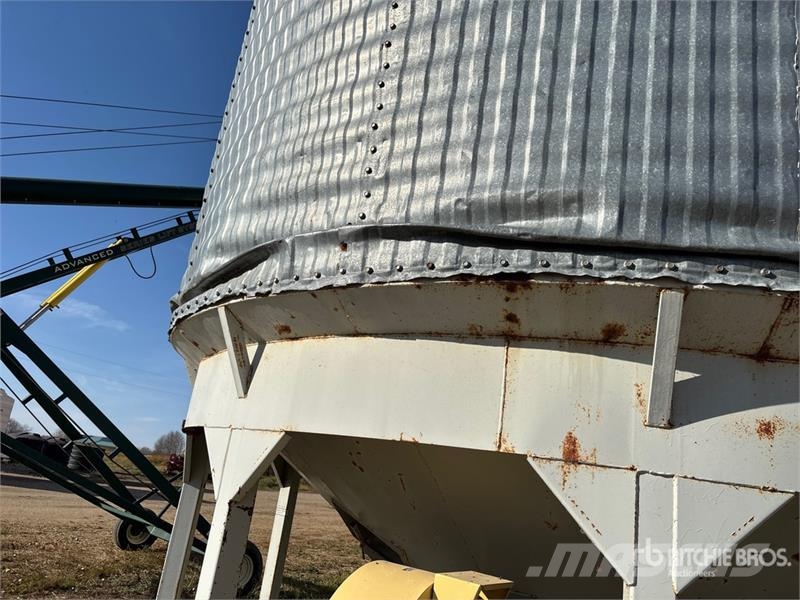 Behlen +/- 2700 bu 2 Ring Hopper Grain Bin Stockage, conditionnement - Autres