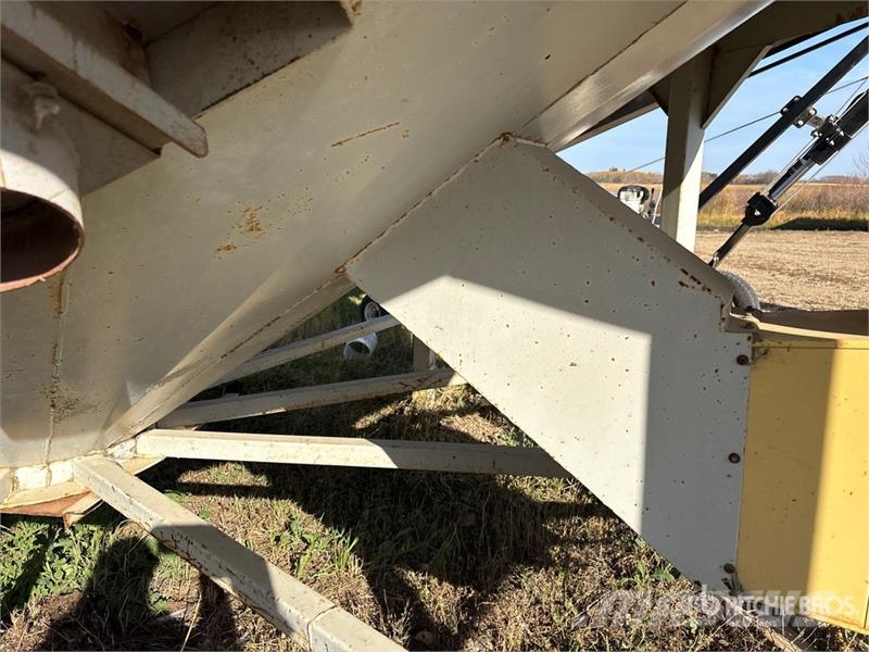 Behlen +/- 2700 bu 2 Ring Hopper Grain Bin Stockage, conditionnement - Autres