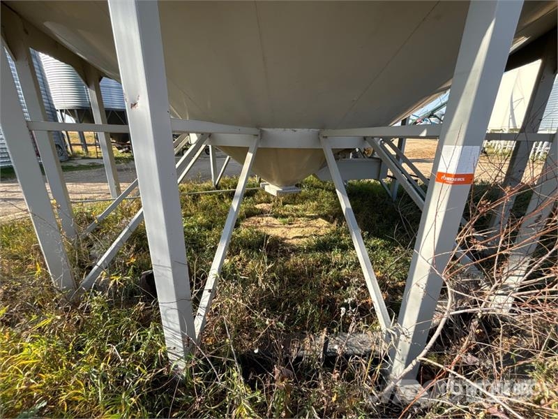 Behlen +/- 7500 bu 5 Ring Hopper Grain Bin Stockage, conditionnement - Autres