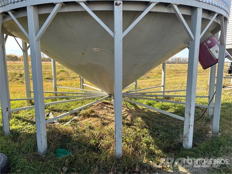 Behlen +/- 7500 bu 5 Ring Hopper Grain Bin Stockage, conditionnement - Autres