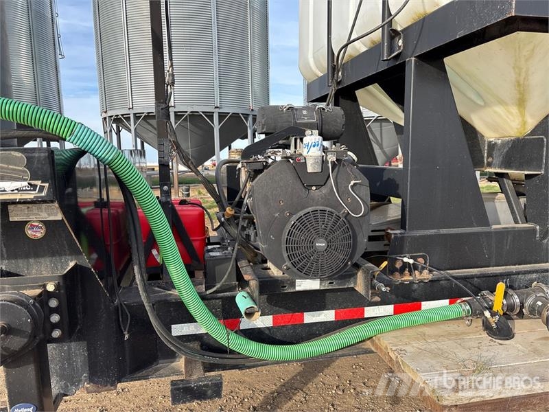 Behnke Enterprises 50 ft Tri/A Tender Trailer مقطورات للأغراض العامة