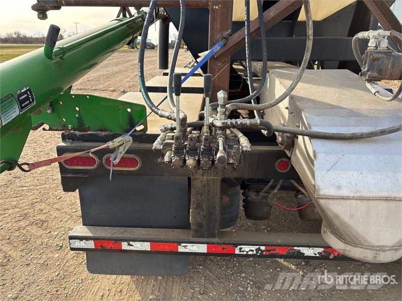 Behnke Enterprises 50 ft Tri/A Tender Trailer مقطورات للأغراض العامة