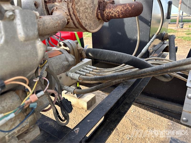 Behnke Enterprises 50 ft Tri/A Tender Trailer مقطورات للأغراض العامة