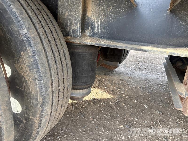 Behnke Enterprises 50 ft Tri/A Tender Trailer مقطورات للأغراض العامة