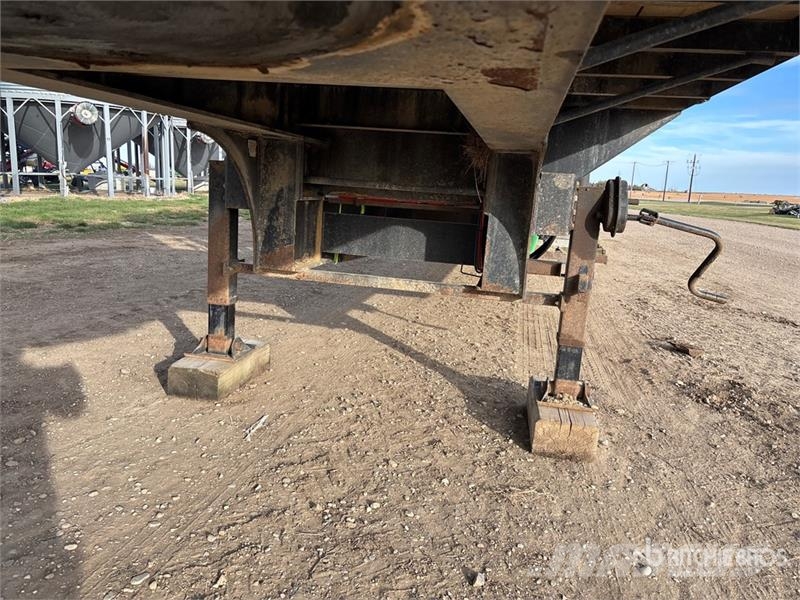 Behnke Enterprises 50 ft Tri/A Tender Trailer مقطورات للأغراض العامة