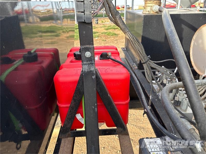 Behnke Enterprises 50 ft Tri/A Tender Trailer مقطورات للأغراض العامة