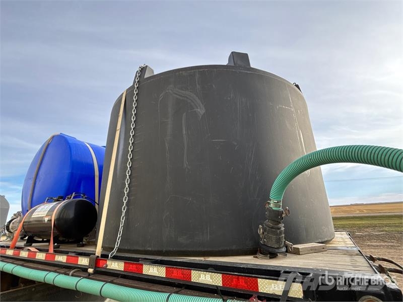Behnke Enterprises 51 ft Tri/A Sprayer Tender Trailer Farm machinery
