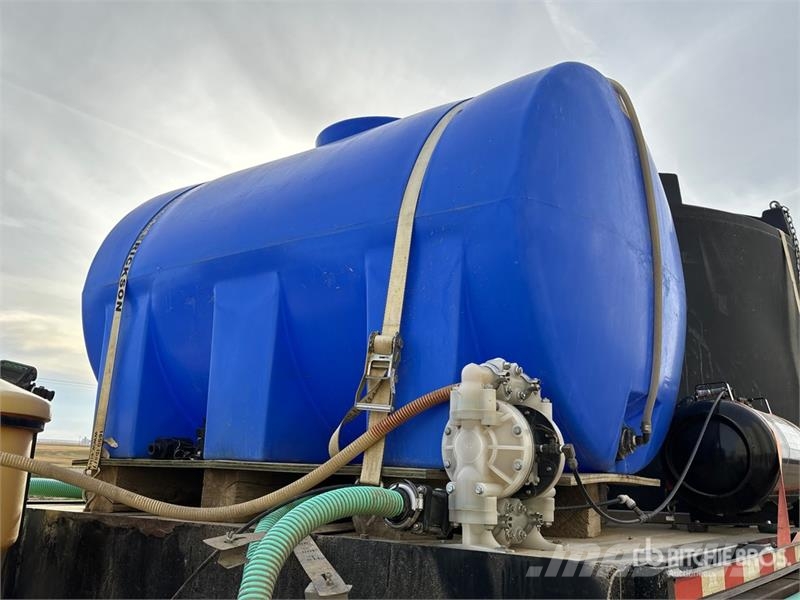 Behnke Enterprises 51 ft Tri/A Sprayer Tender Trailer Farm machinery