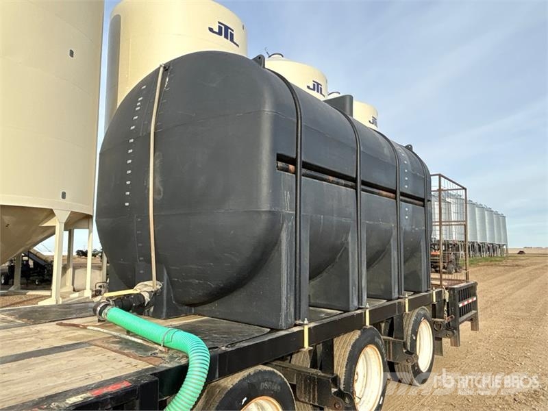 Behnke Enterprises 51 ft Tri/A Sprayer Tender Trailer Farm machinery