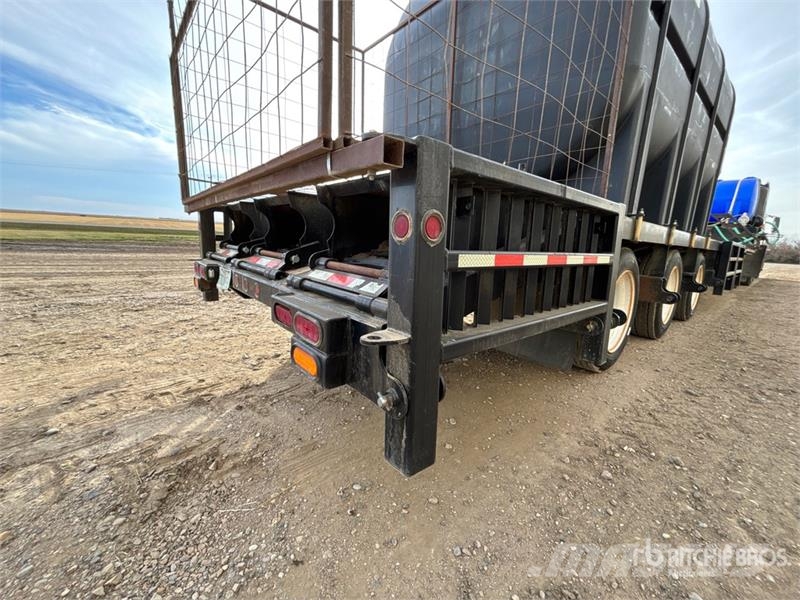 Behnke Enterprises 51 ft Tri/A Sprayer Tender Trailer Farm machinery