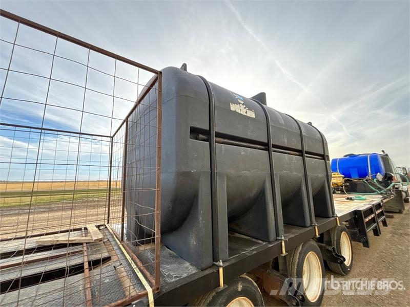 Behnke Enterprises 51 ft Tri/A Sprayer Tender Trailer Farm machinery
