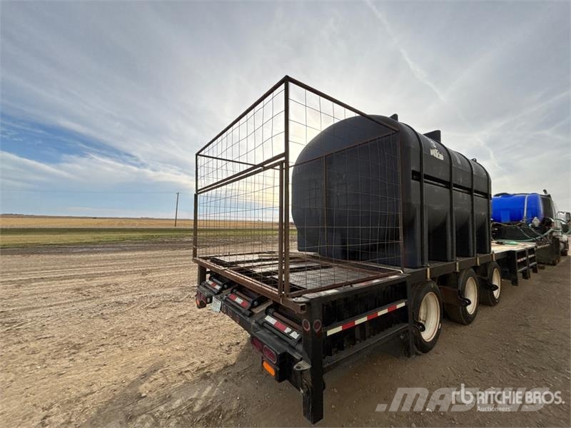 Behnke Enterprises 51 ft Tri/A Sprayer Tender Trailer Farm machinery