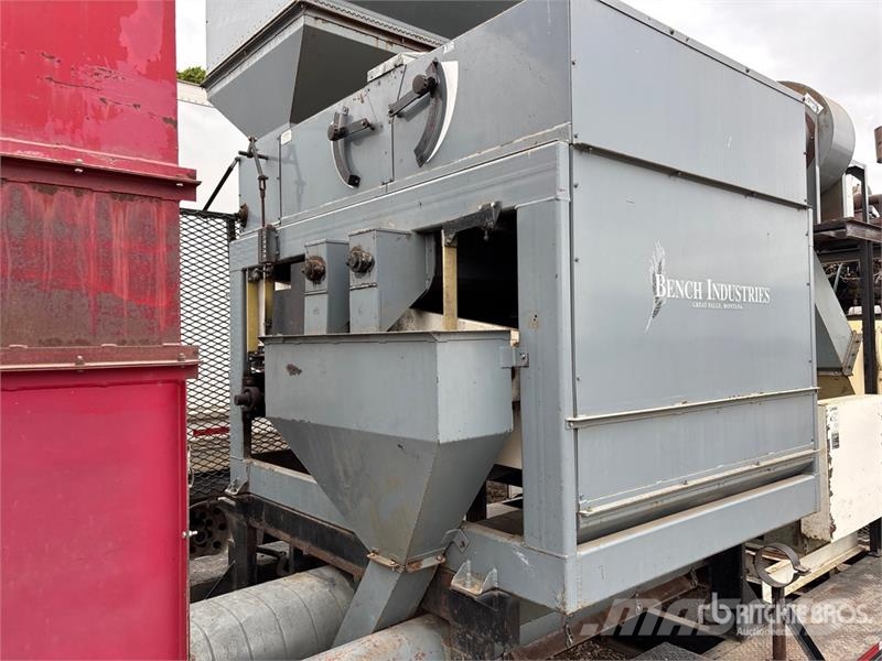  Bench Industries 354722A 72 in Tri/A 5th Wheel Gra معدات تنظيف الحبوب