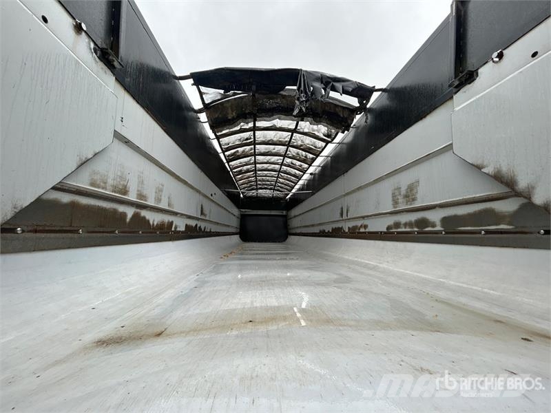 Berg 35 ft Tri/A End Dump Trailer Kipper