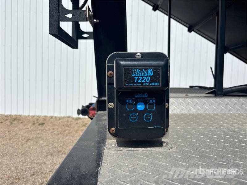  Bergs 45 ft Tri/A Grain Trailer 運糧車