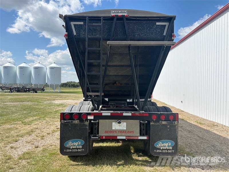  Bergs 45 ft Tri/A Grain Trailer 運糧車