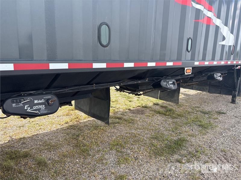  Bergs 45 ft Tri/A Grain Trailer 運糧車