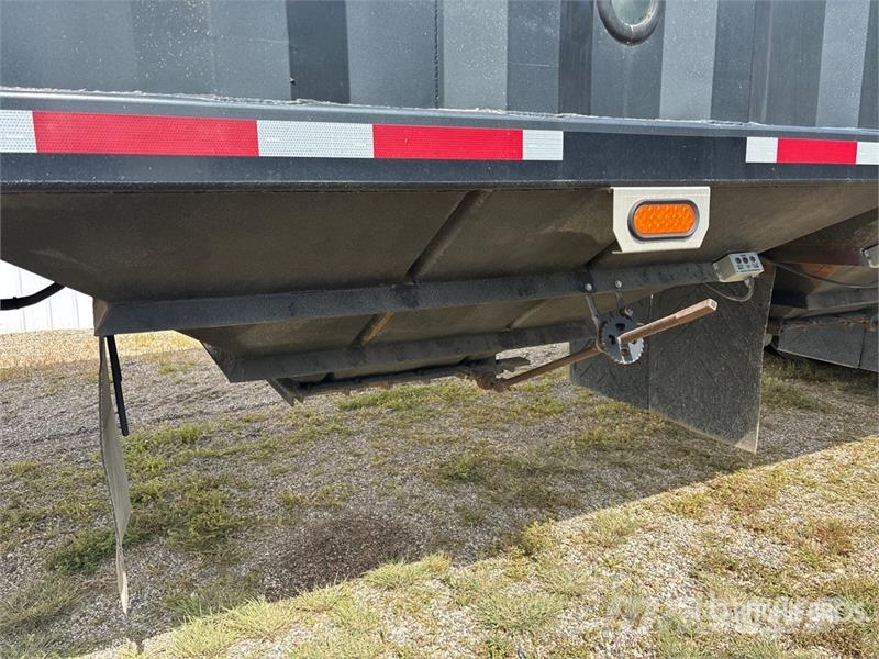  Bergs 45 ft Tri/A Grain Trailer 運糧車