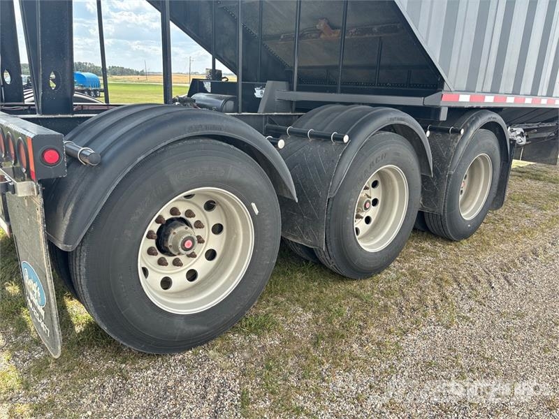  Bergs 45 ft Tri/A Grain Trailer 運糧車