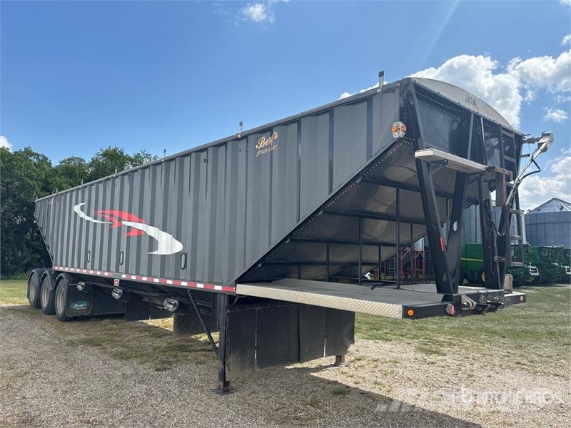  Bergs 45 ft Tri/A Grain Trailer 運糧車