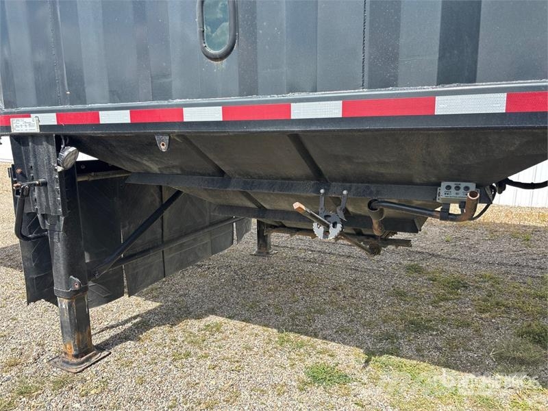  Bergs 45 ft Tri/A Grain Trailer 運糧車
