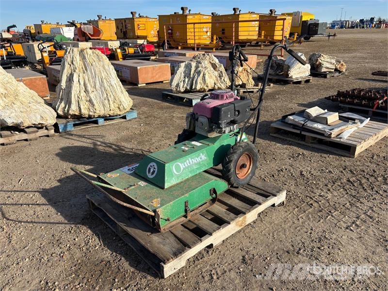 Billy Goat BC2401H 24 in Walk Behind Brush Cutter Karjamaade niidukid / pealselõikurid
