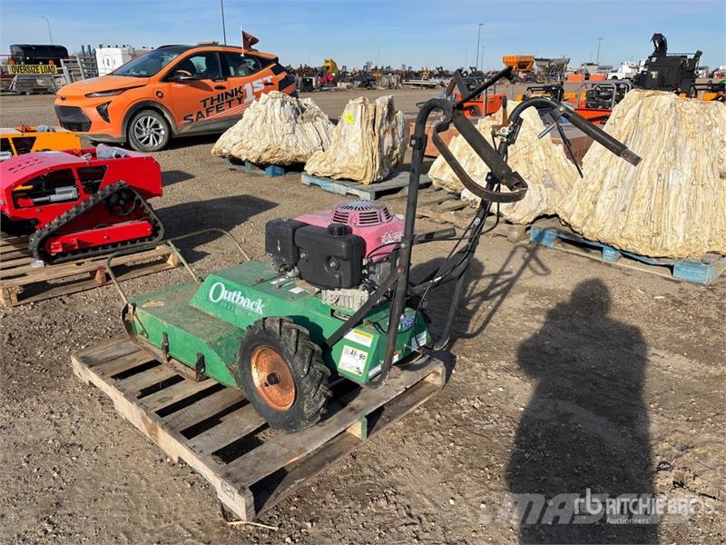 Billy Goat BC2401H 24 in Walk Behind Brush Cutter Karjamaade niidukid / pealselõikurid