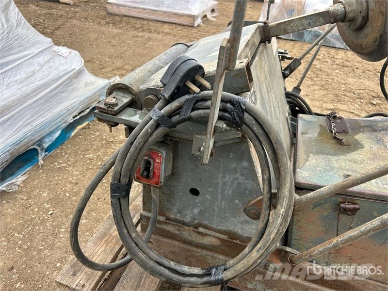  Bishman 931 Hydraulic Tire Changer Építőipar - Egyebek