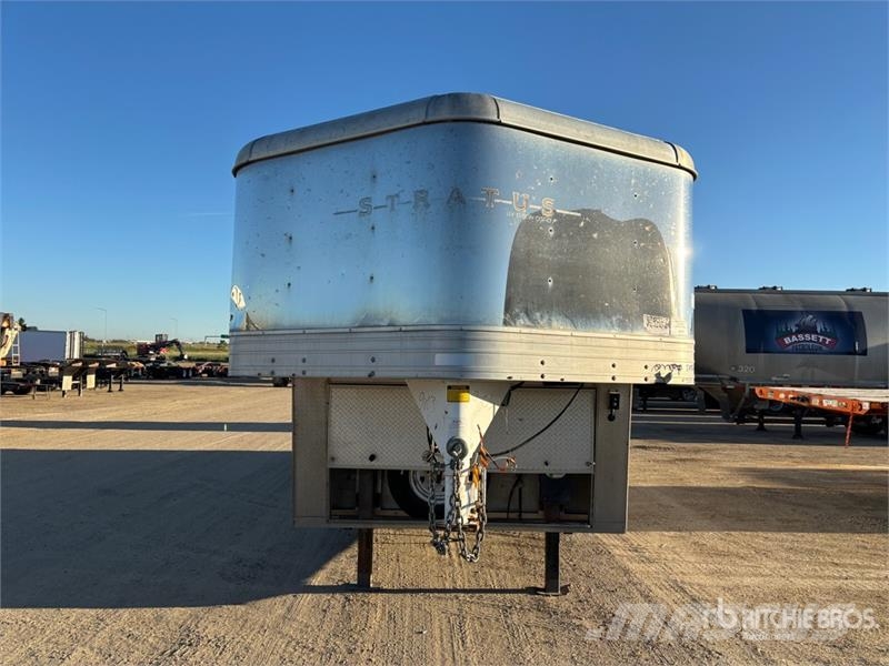 Bison 28 ft T/A Horse Trailer Remolques para transporte de animales