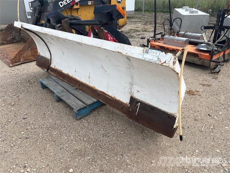 Blizzard 810 8 ft Snow Plow 推雪机
