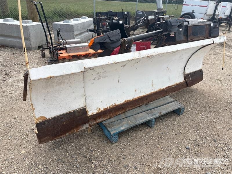 Blizzard 810 8 ft Snow Plow 推雪机
